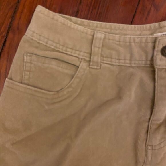 St. Johns Bay Tan Skirt Size 4 - Picture 2 of 8